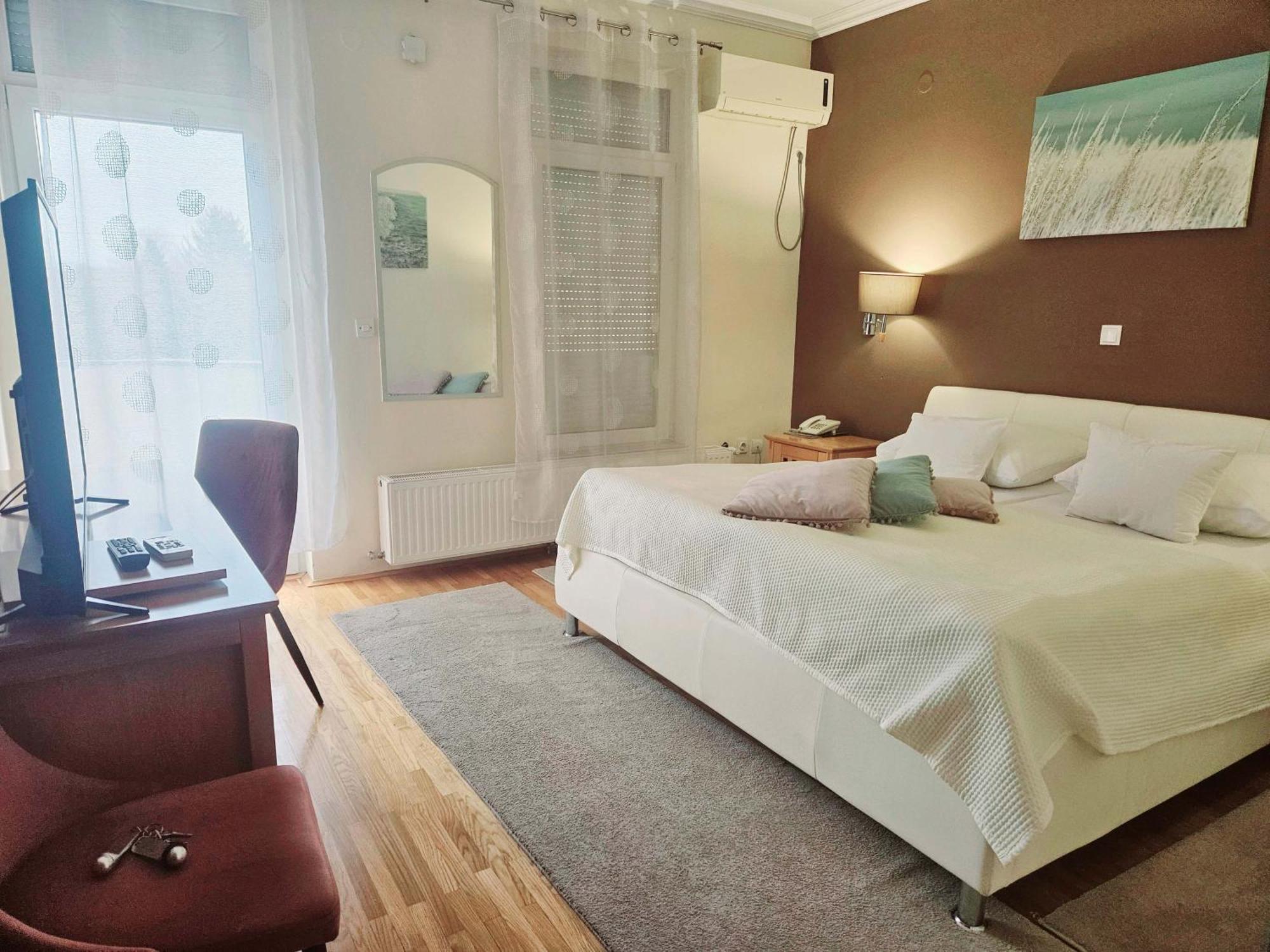 Hotel Millennium Όσιγιεκ Εξωτερικό φωτογραφία
