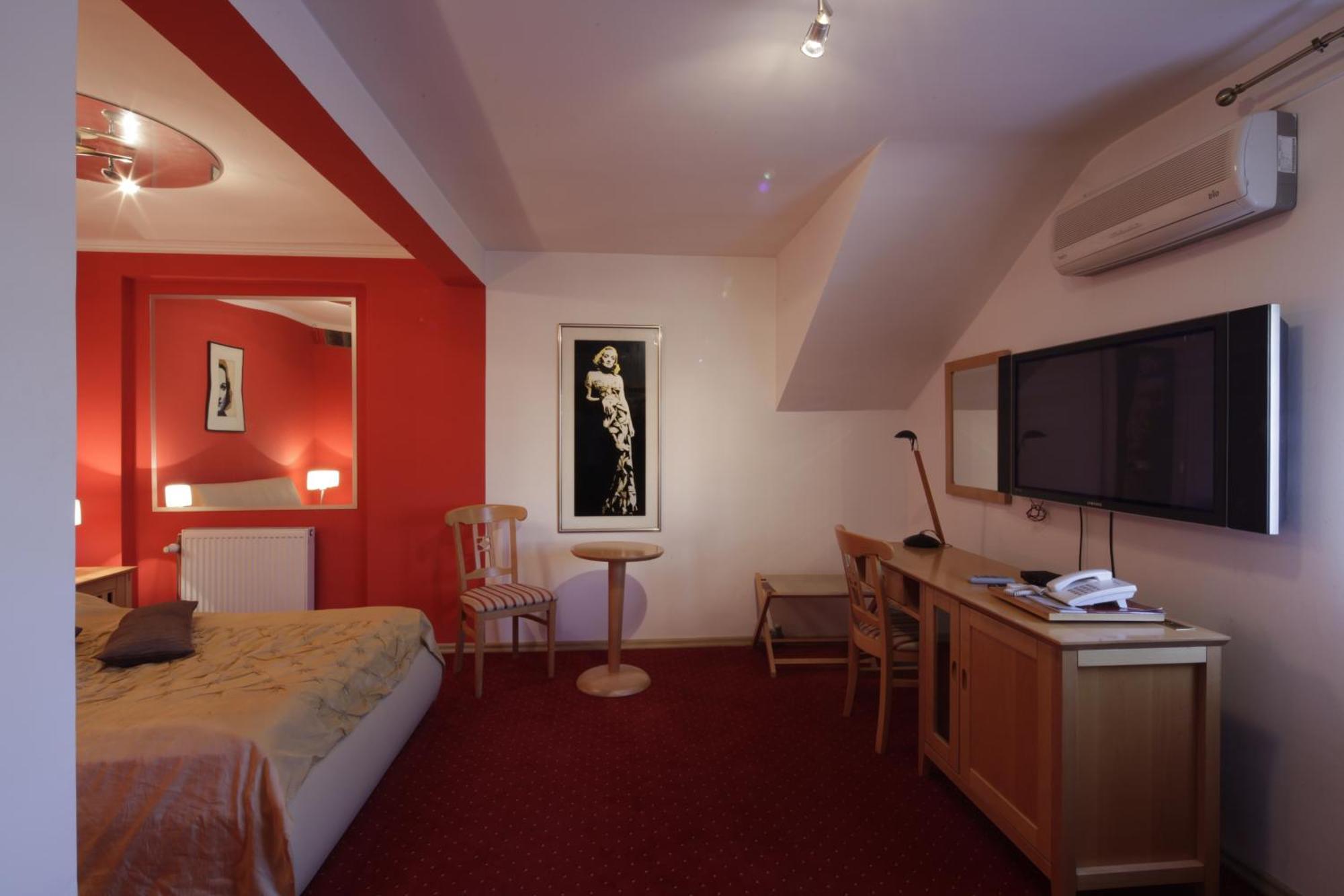 Hotel Millennium Όσιγιεκ Εξωτερικό φωτογραφία