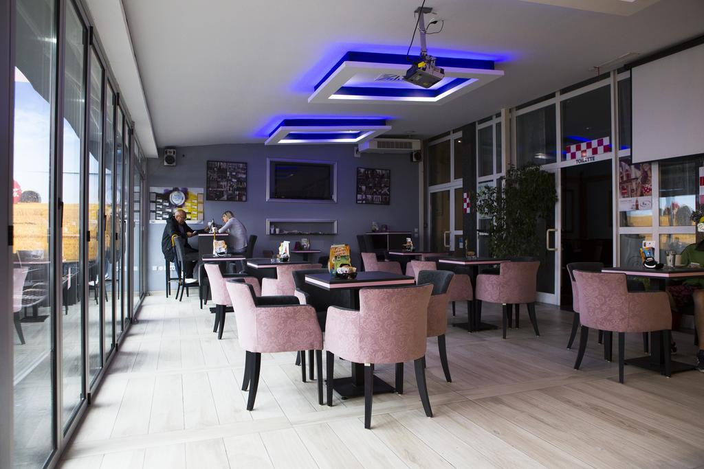 Hotel Millennium Όσιγιεκ Εξωτερικό φωτογραφία