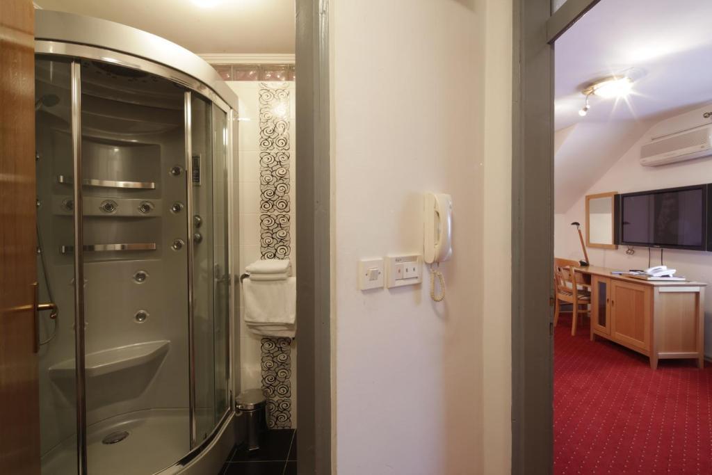 Hotel Millennium Όσιγιεκ Εξωτερικό φωτογραφία