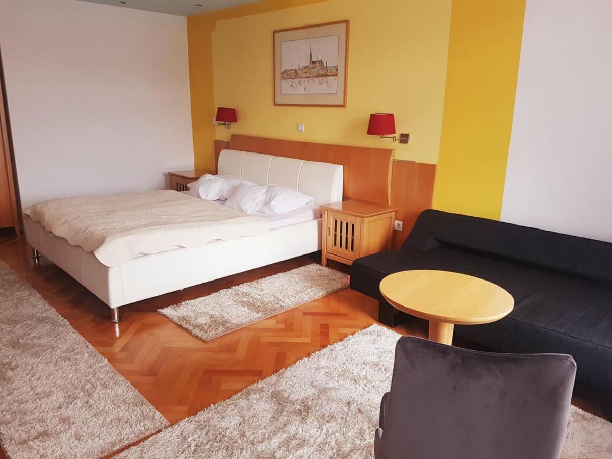 Hotel Millennium Όσιγιεκ Εξωτερικό φωτογραφία