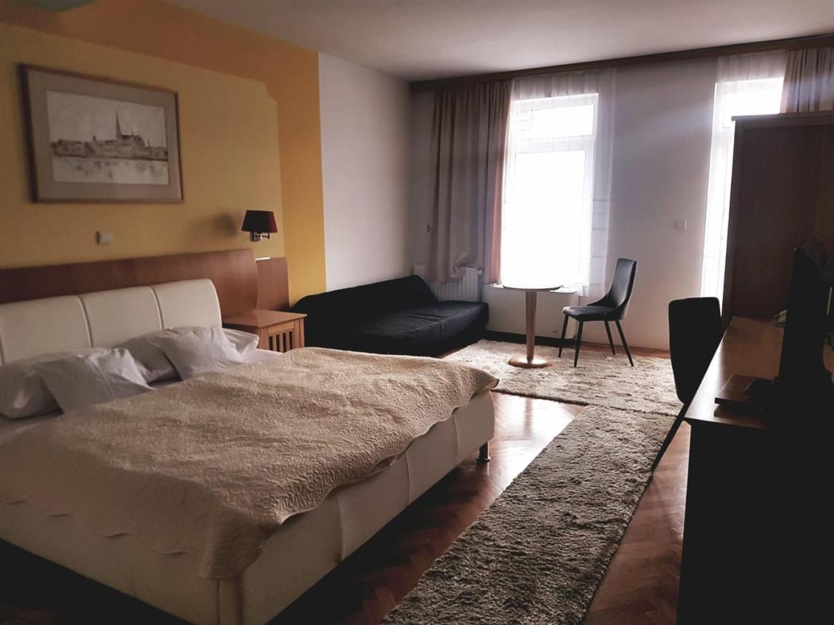 Hotel Millennium Όσιγιεκ Εξωτερικό φωτογραφία